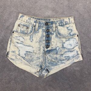 CARMAR x LF acid wash distressed jeanshorts size 24